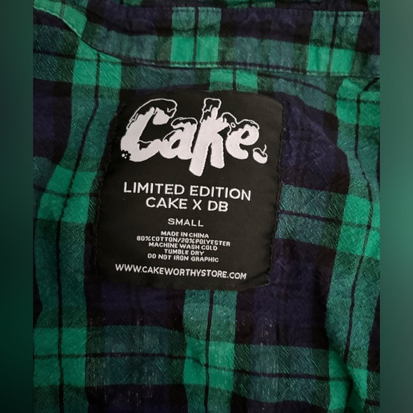 Cakeworthy It’s Just a Bunch of Hocus Pocus Flannel - Picture 2 of 3